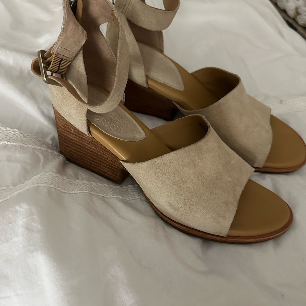 Kork-Ease Cream Sandals - Picture 2 of 3